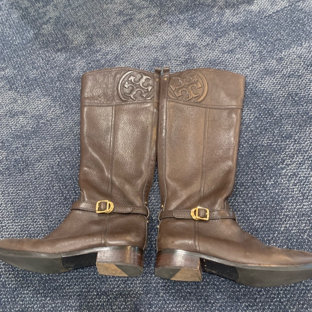 Tory Burch riding boots in size 8 1/2!
